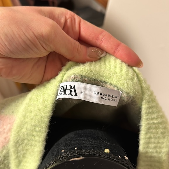 Zara M sweater vest - Picture 3 of 3